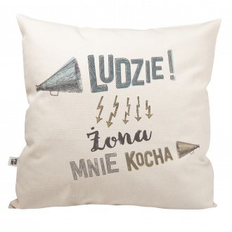 Poduszka "�ona mnie kocha"