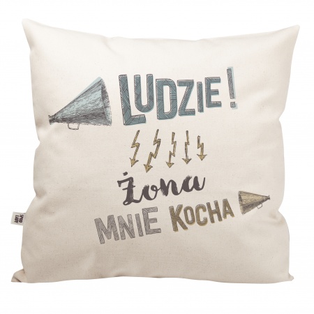 Poduszka "�ona mnie kocha"